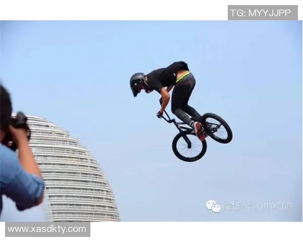 南京极限运动队在极限运动联赛中的灵活性表现分析与点评