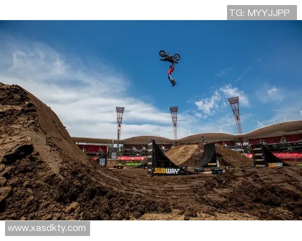 南京极限运动队技术创新引领潮流再创佳绩成就极限运动新高峰